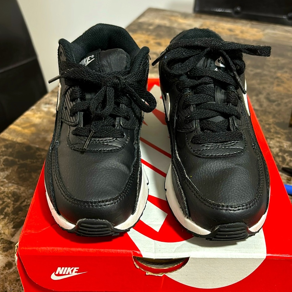 Kids Nike Air Max size 1.5